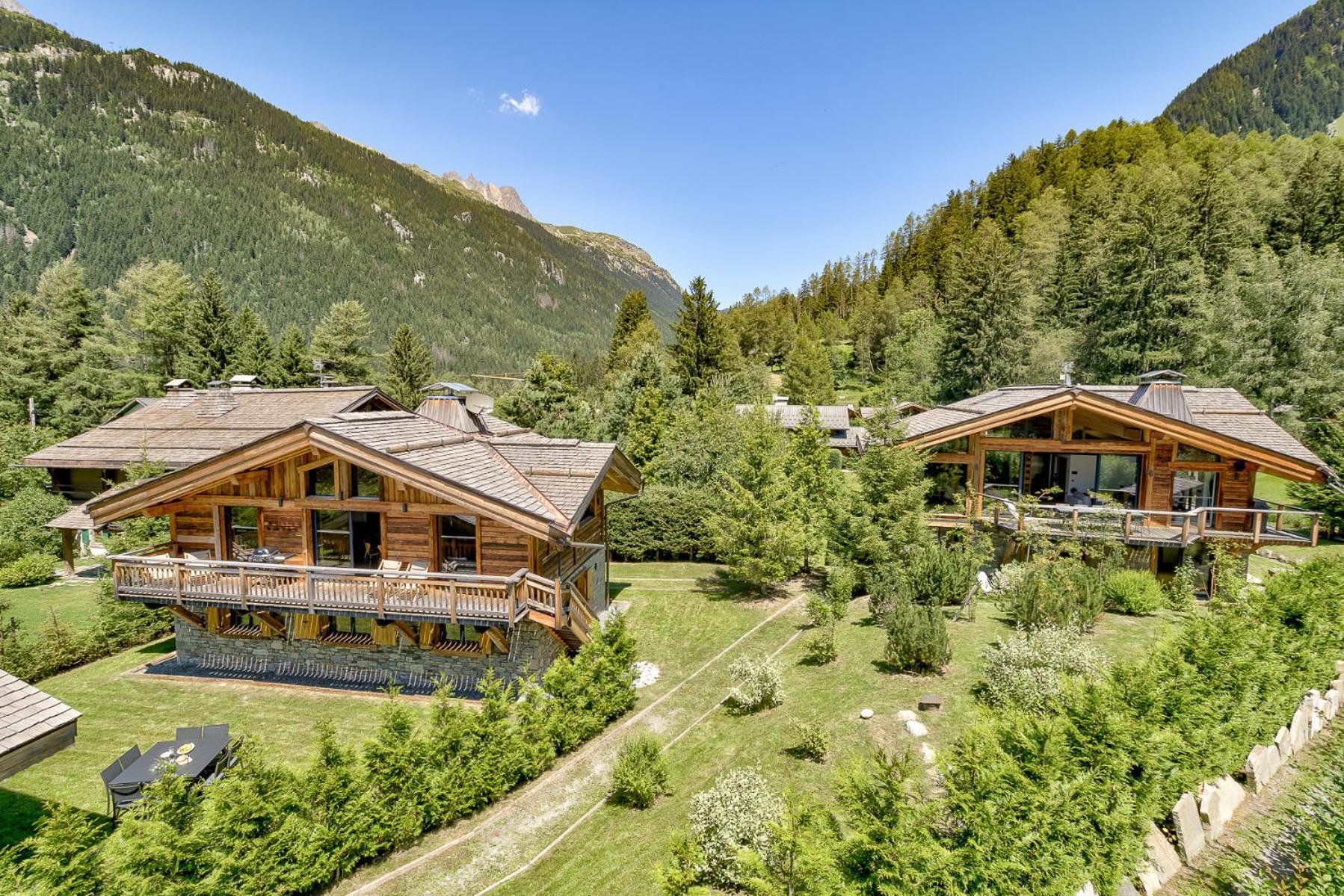 Chalé Chalet Black Wood *
